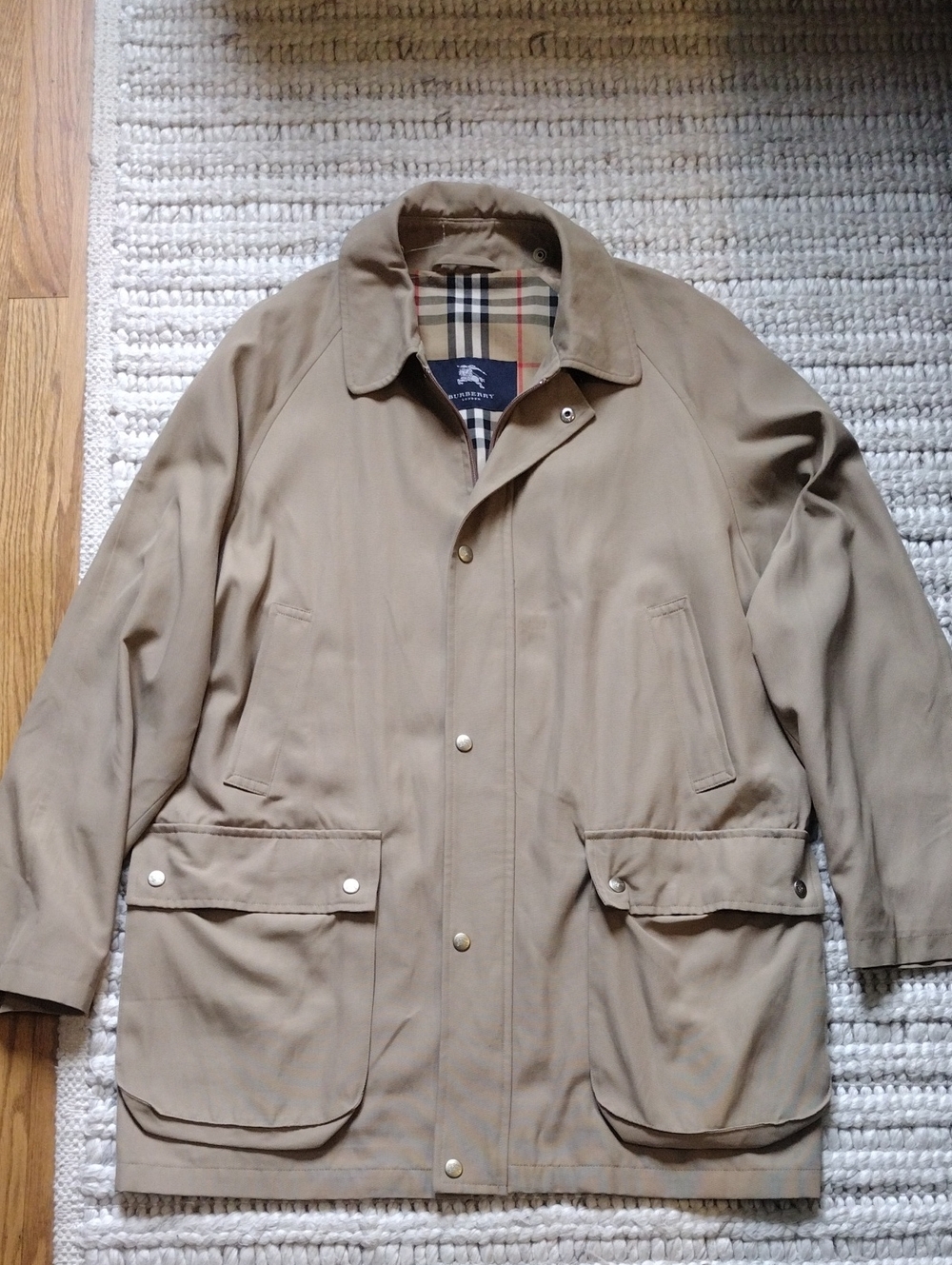 Burberry Classic Tan Field Jacket with Signature Nova Check Lining Size Medium